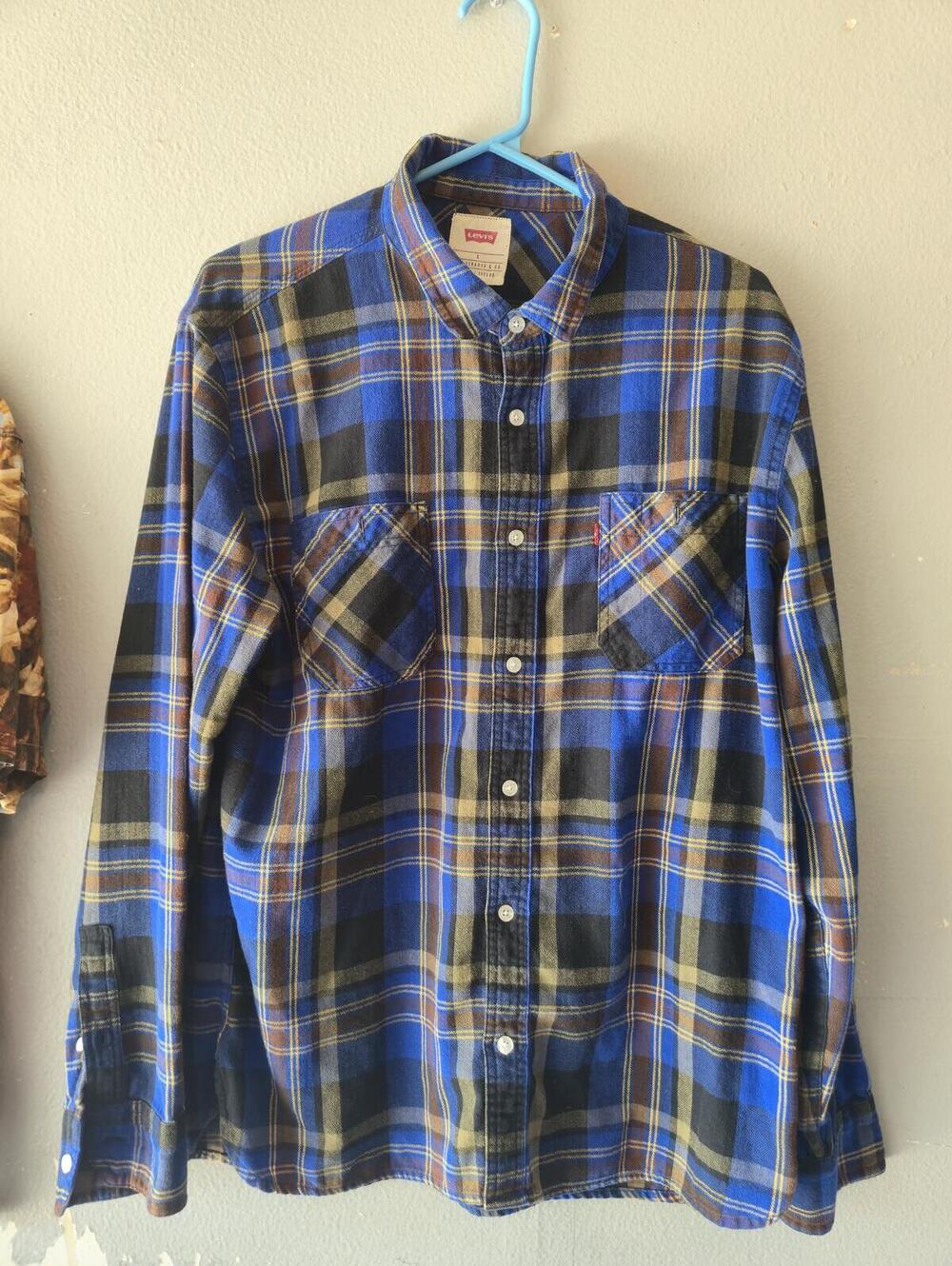 Levi's Men's Blue and Brown Plaid Button-Up Long Sleeve Shirt Size Large